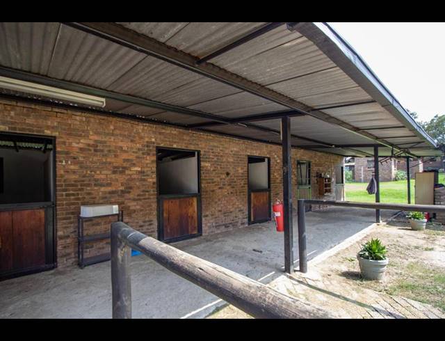 4 BEDROOM HOUSE FOR SALE IN KYALAMI AH